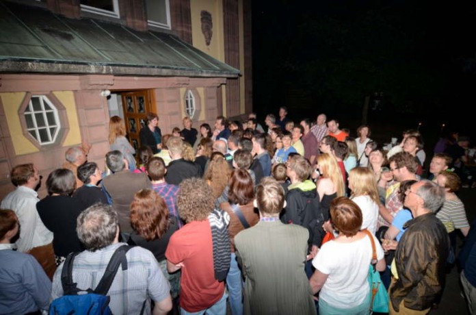 Großer Andrang vor der Villa Jaenisch während der langen Nacht der Kultur in Kaiserslautern